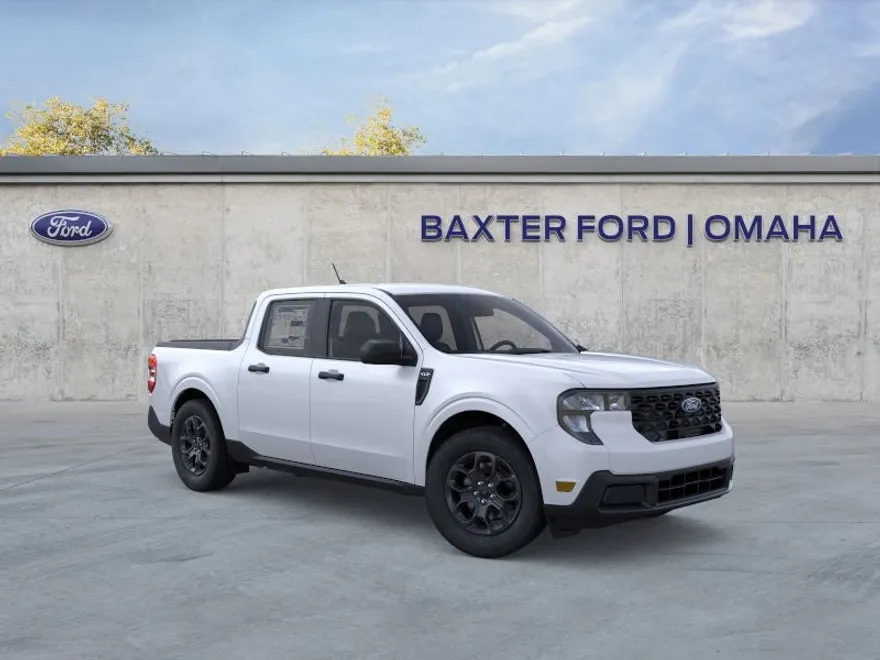 2025 Ford Maverick XLT photo 1