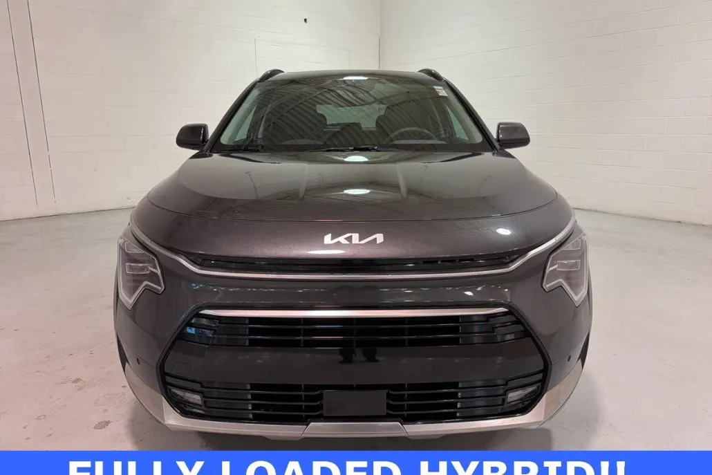 2024 Kia Niro SX Touring photo 1