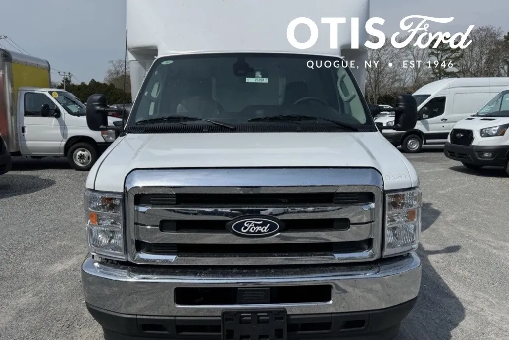 2026 Ford E-450 photo 1