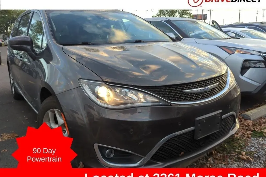 2018 Chrysler Pacifica Touring Plus photo 1