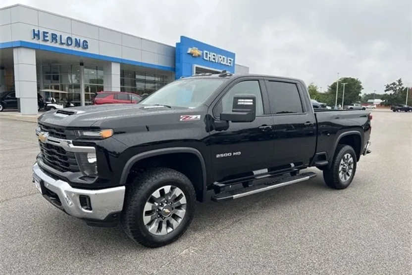 2025 Chevrolet Silverado 2500HD LT photo 1
