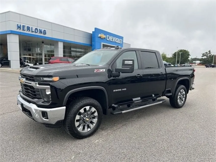 2025 Chevrolet Silverado 2500HD LT photo 1