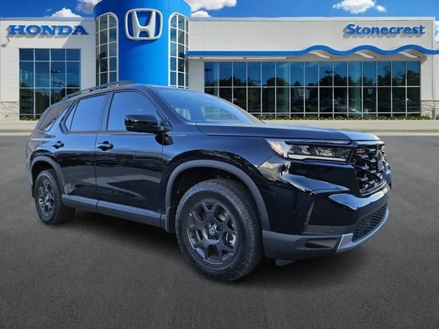 2025 Honda Pilot TrailSport photo 1