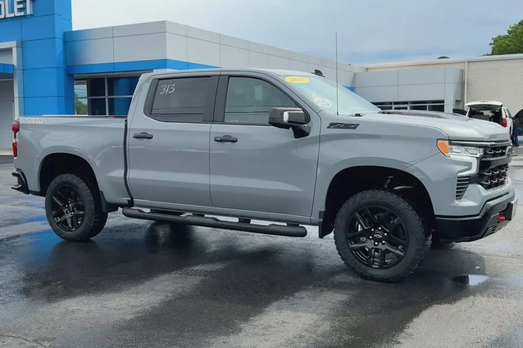 2024 Chevrolet Silverado 1500 LT Trail Boss photo 1