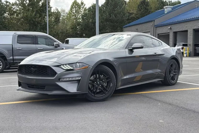 2021 Ford Mustang EcoBoost photo 1