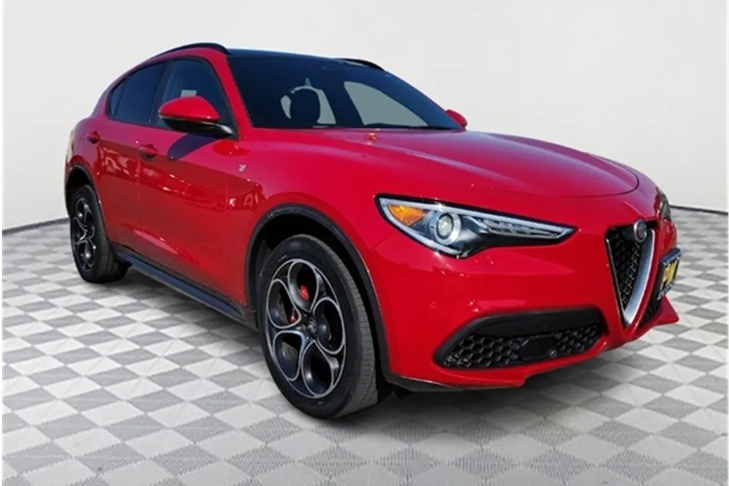 2022 Alfa Romeo Stelvio Ti Sport photo 1
