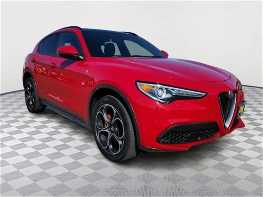 2022 Alfa Romeo Stelvio Ti Sport photo 1