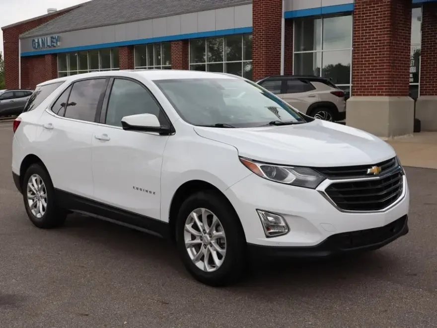 2019 Chevrolet Equinox LT photo 1