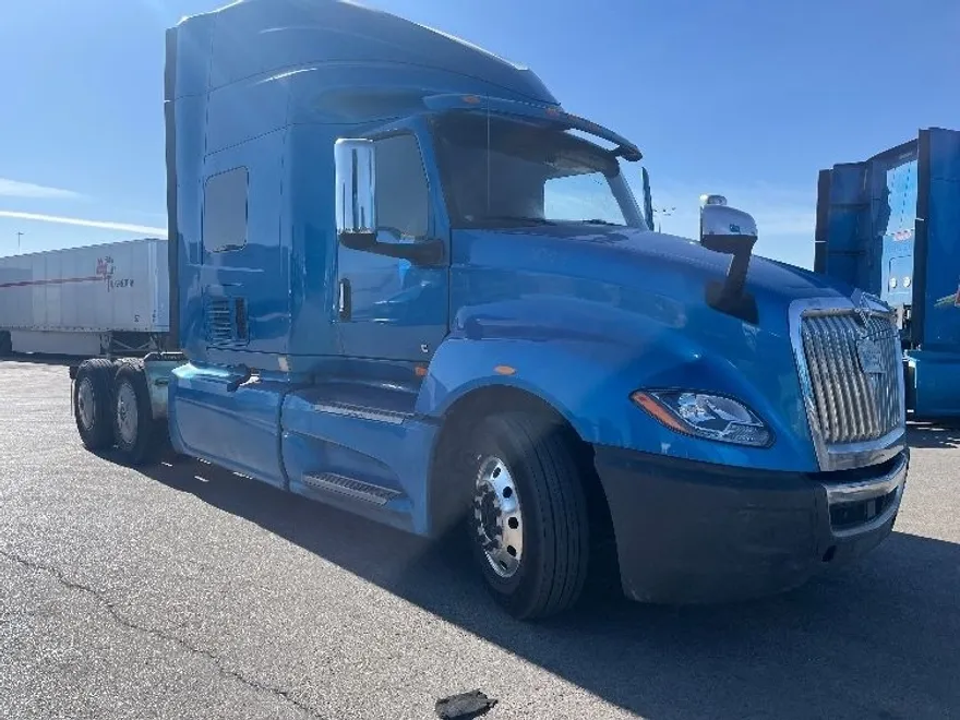 2020 International LT625 LT photo 1