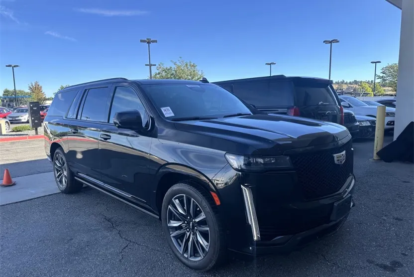 2022 Cadillac Escalade ESV Sport Platinum photo 1