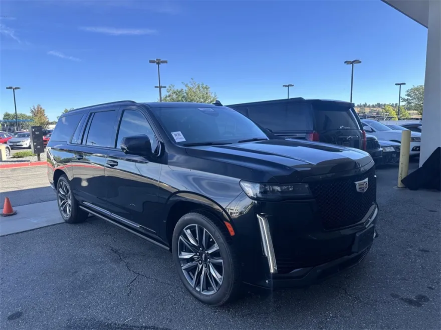 2022 Cadillac Escalade ESV Sport Platinum photo 1