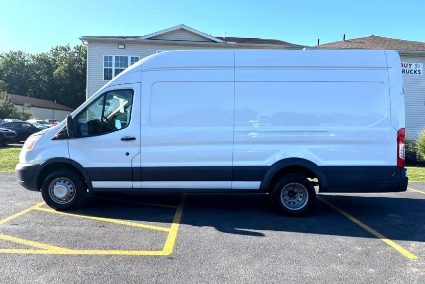 2017 Ford Transit photo 1