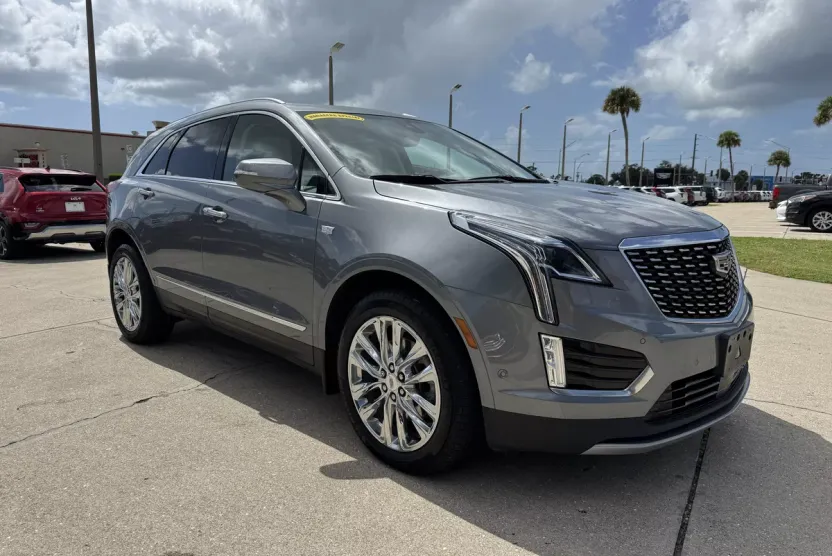 2022 Cadillac XT5 Premium Luxury photo 1
