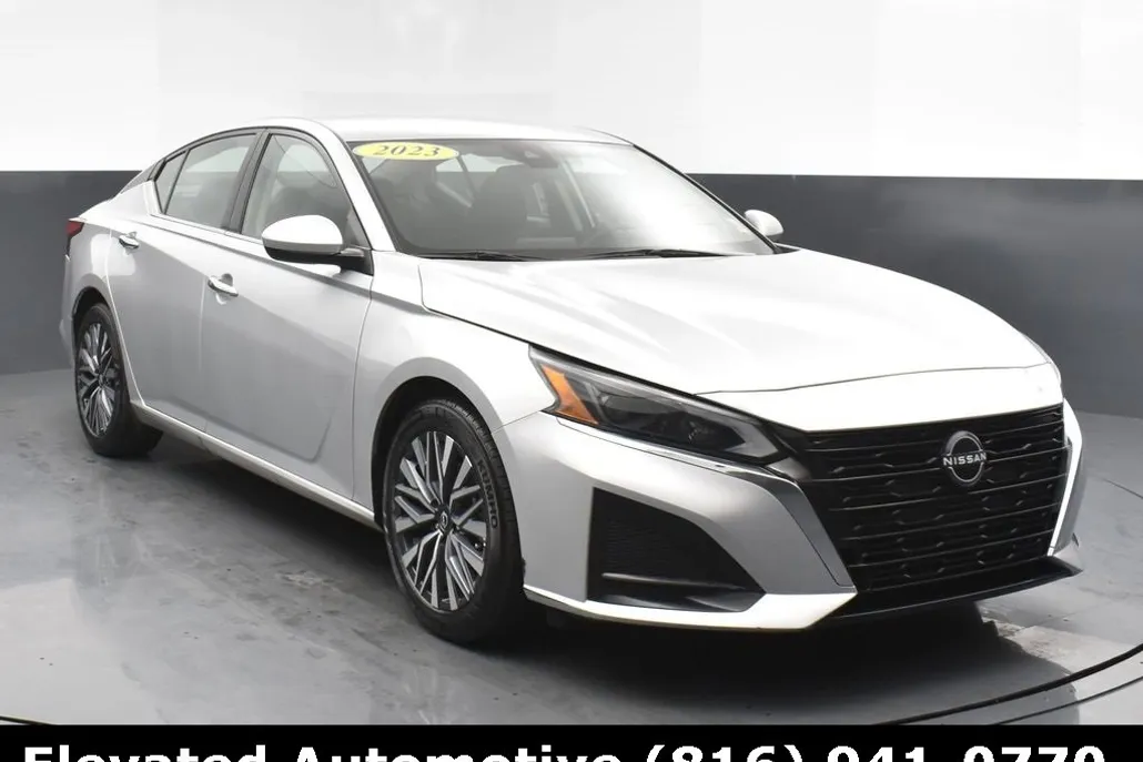 2023 Nissan Altima 2.5 SV photo 1