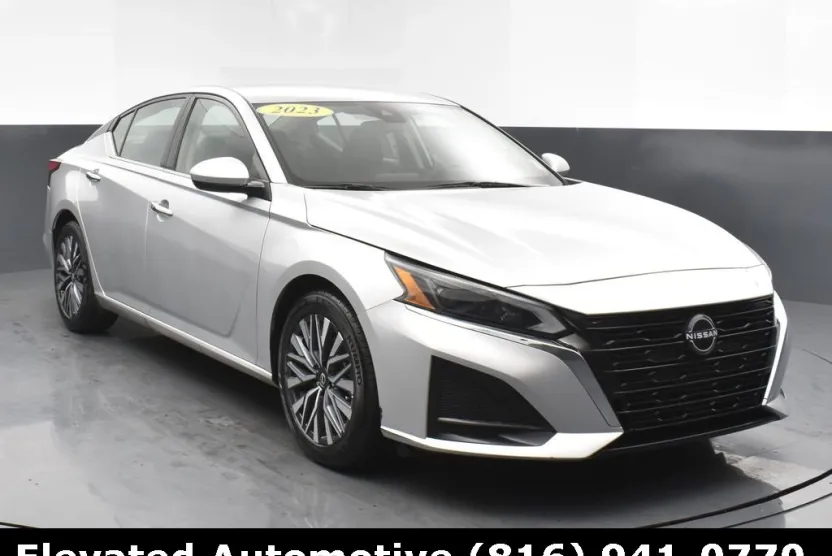 2023 Nissan Altima 2.5 SV photo 1