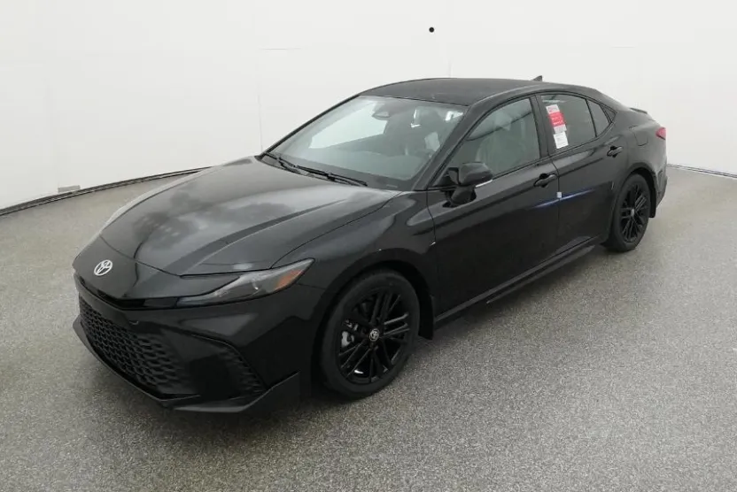 2026 Toyota Camry SE photo 1