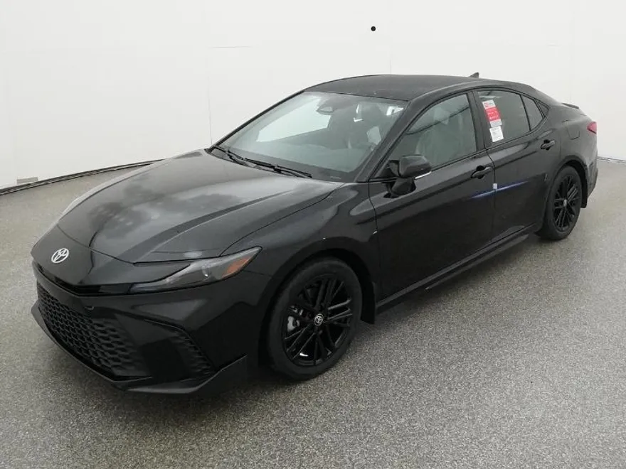 2026 Toyota Camry SE photo 1