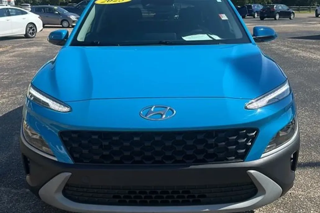 2023 Hyundai Kona SEL photo 1