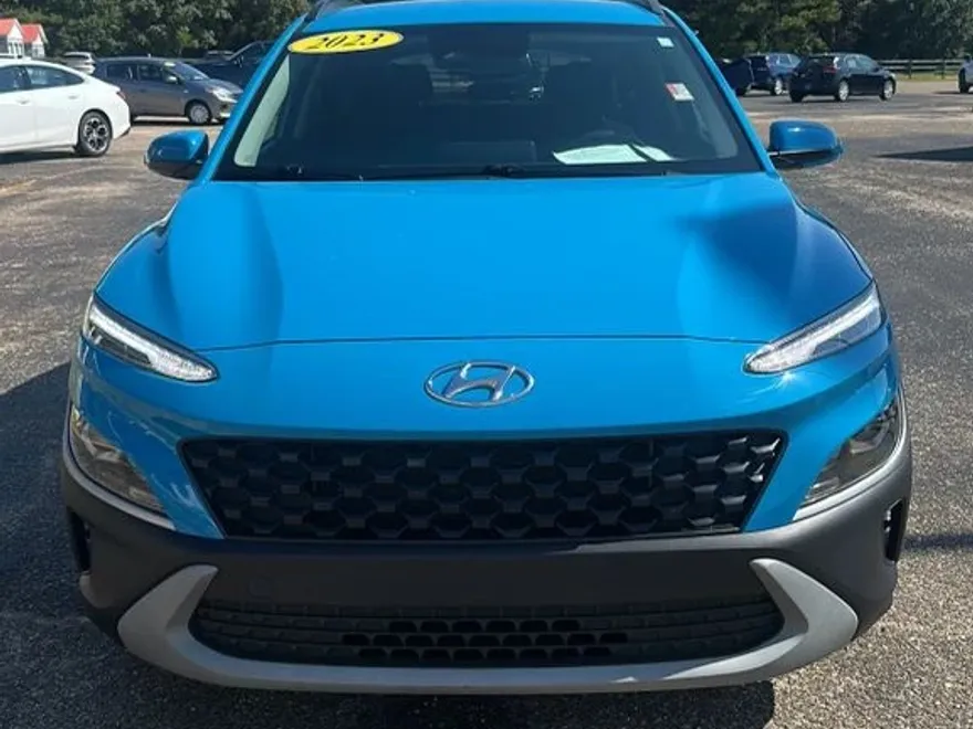 2023 Hyundai Kona SEL photo 1