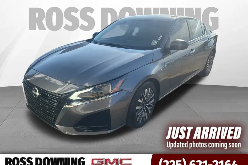 2024 Nissan Altima 2.5 SV photo 1