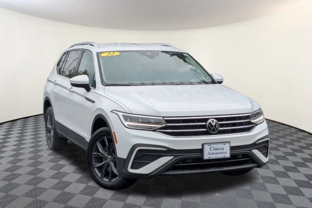 2022 Volkswagen Tiguan SE photo 1