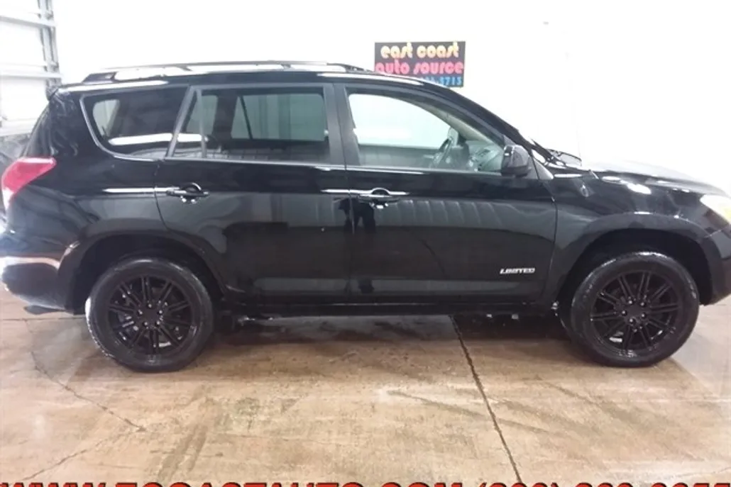 2007 Toyota RAV4 Limited photo 1