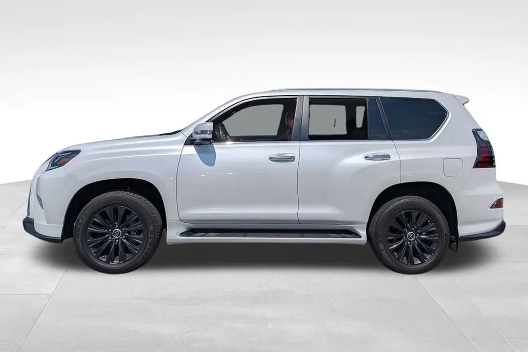 2023 Lexus GX 460 Luxury photo 1