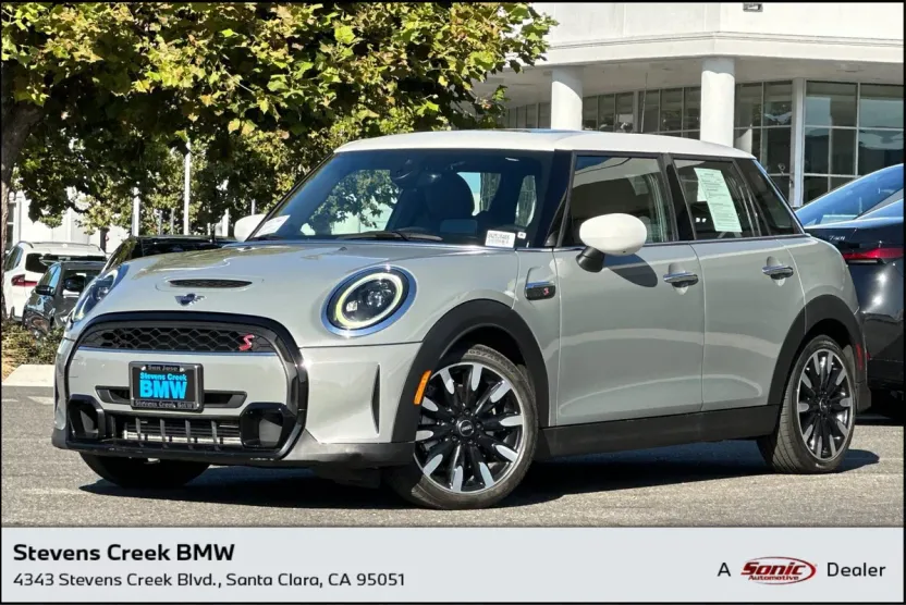 2022 Mini Cooper 4 Door Hardtop S photo 1
