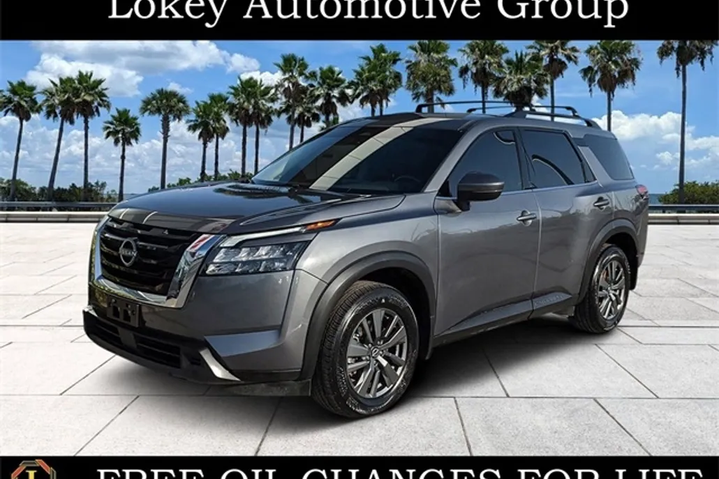2023 Nissan Pathfinder SV photo 1