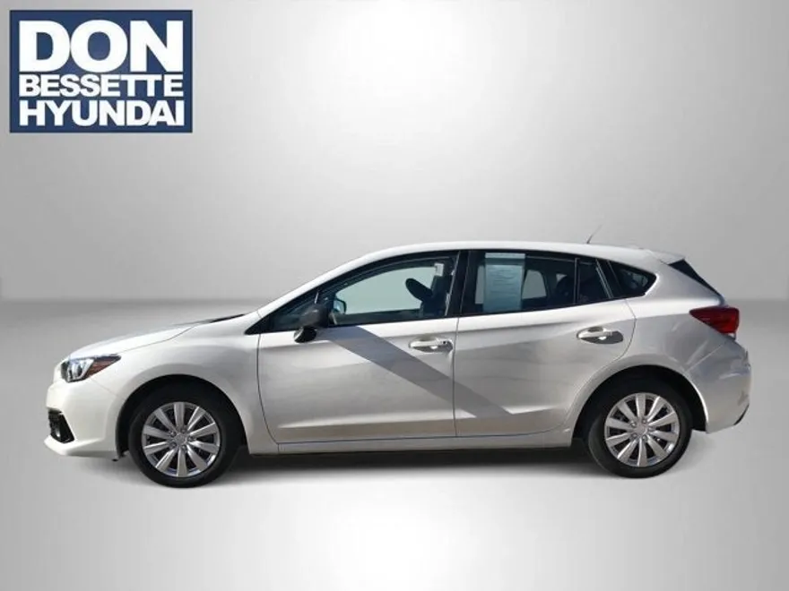 2021 Subaru Impreza 2.0i photo 1