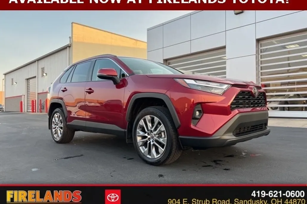 2022 Toyota RAV4 XLE Premium photo 1