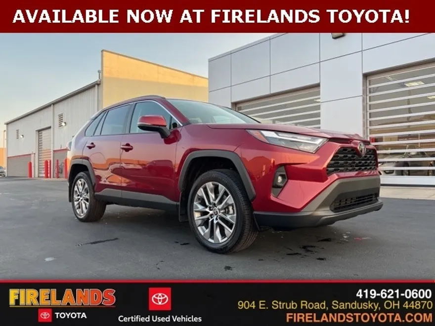 2022 Toyota RAV4 XLE Premium photo 1