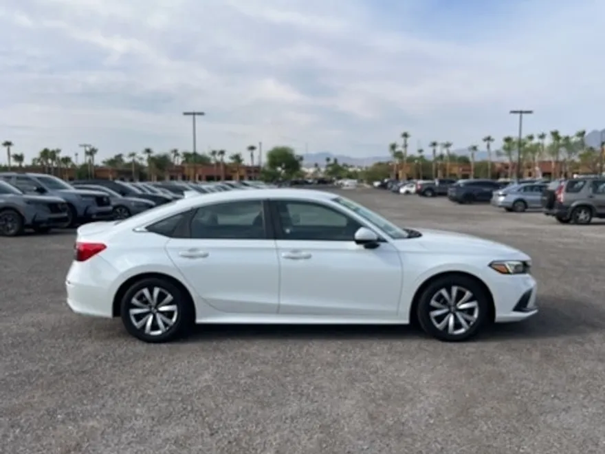 2022 Honda Civic LX photo 1