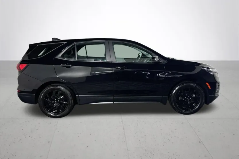 2024 Chevrolet Equinox LS photo 1