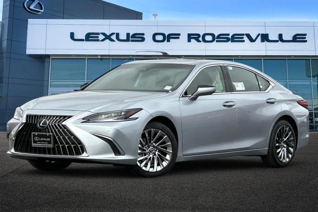 2025 Lexus ES 300h Luxury photo 1