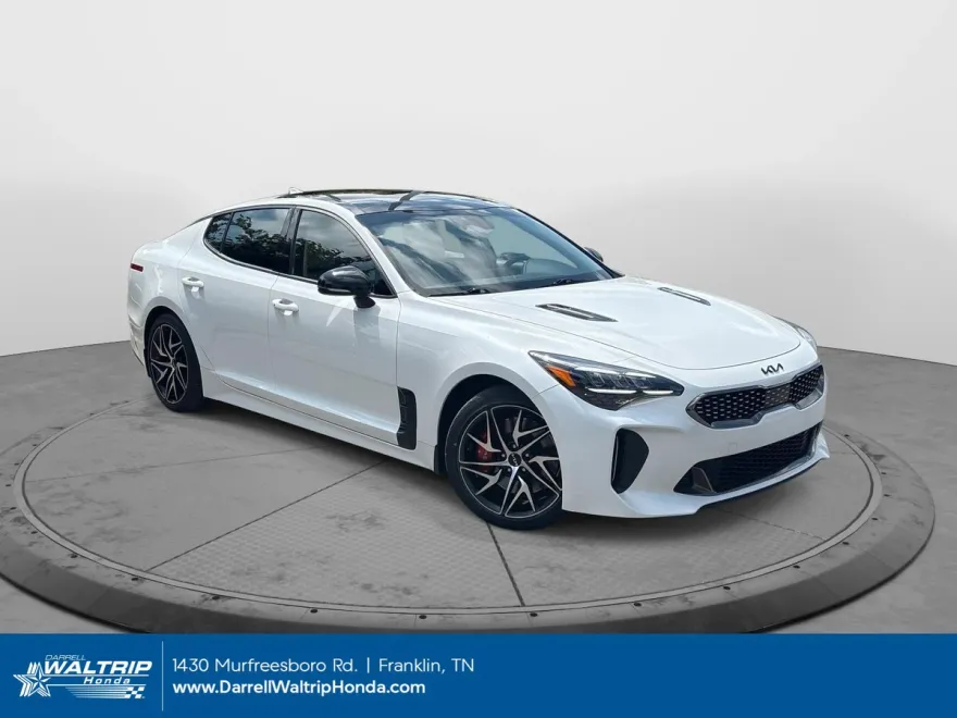 2023 Kia Stinger GT-Line photo 1