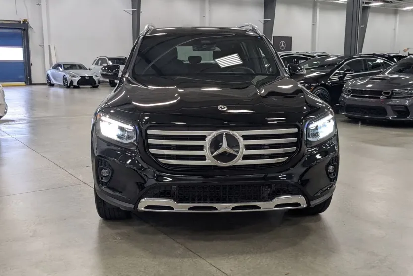 2025 Mercedes Benz GLB 250 photo 1