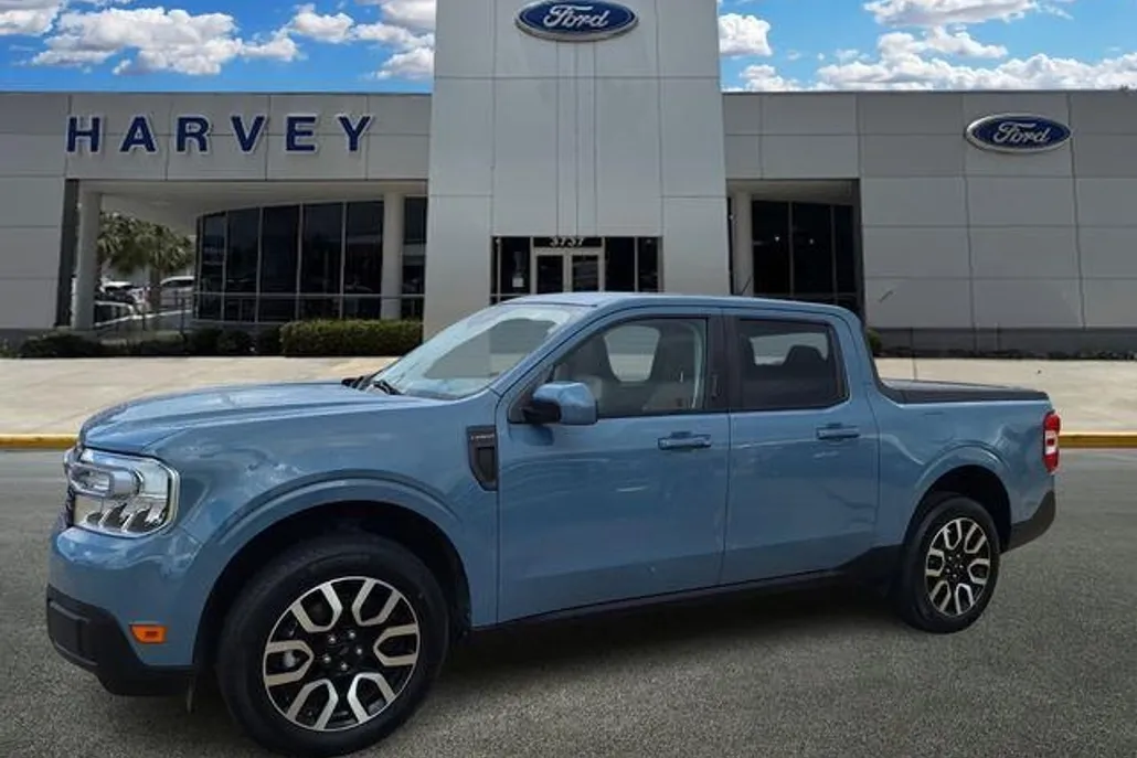 2023 Ford Maverick Lariat photo 1