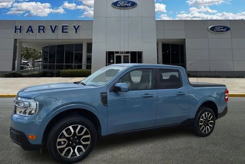 2023 Ford Maverick Lariat photo 1