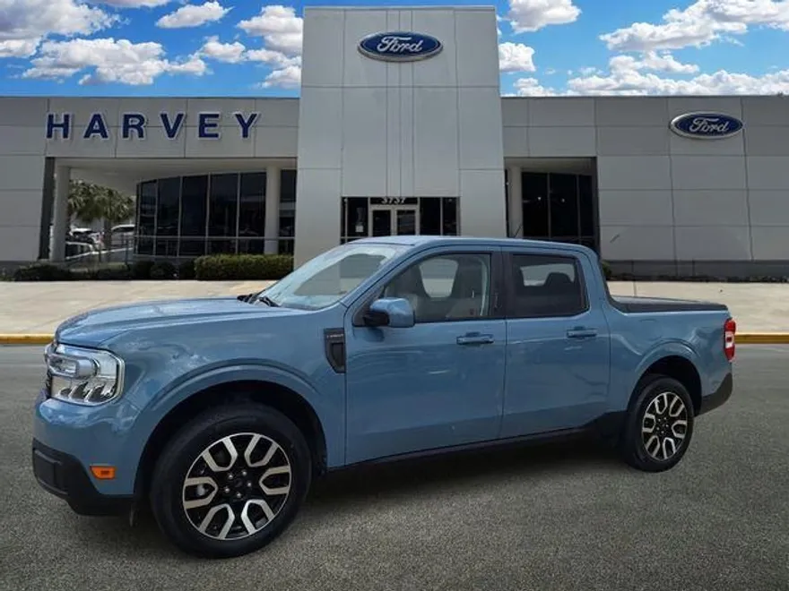 2023 Ford Maverick Lariat photo 1