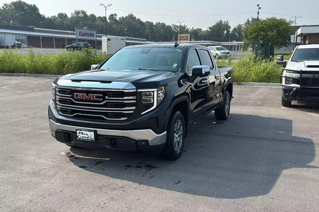 2024 Gmc Sierra 1500 SLT photo 1