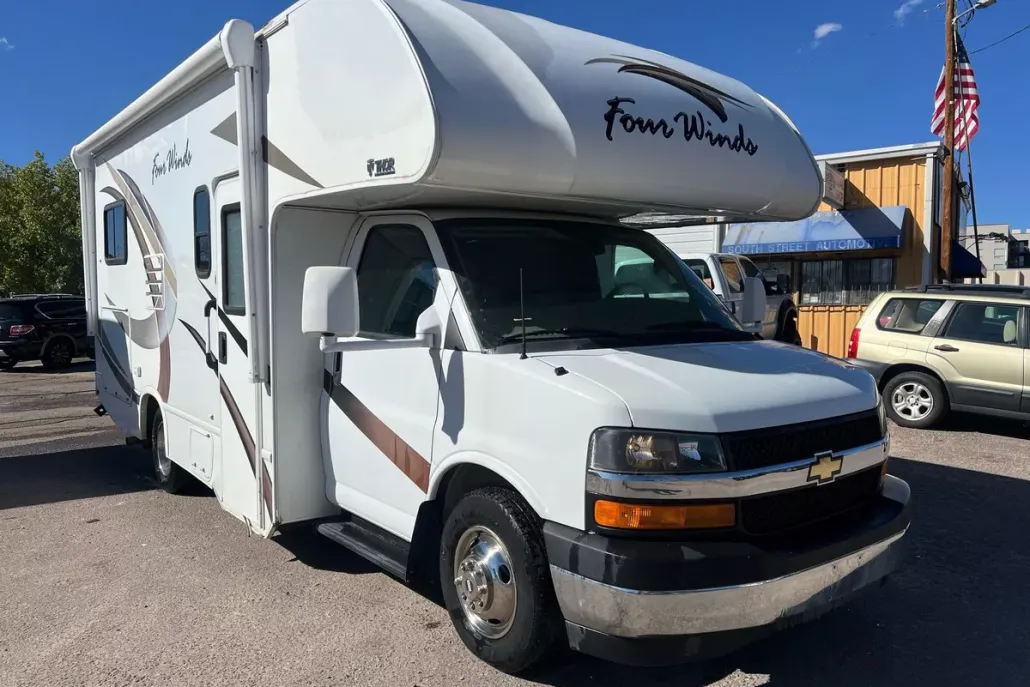 2017 Chevrolet Express 3500 photo 1