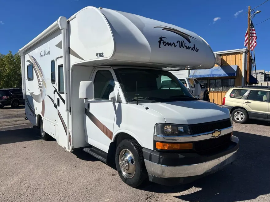 2017 Chevrolet Express 3500 photo 1
