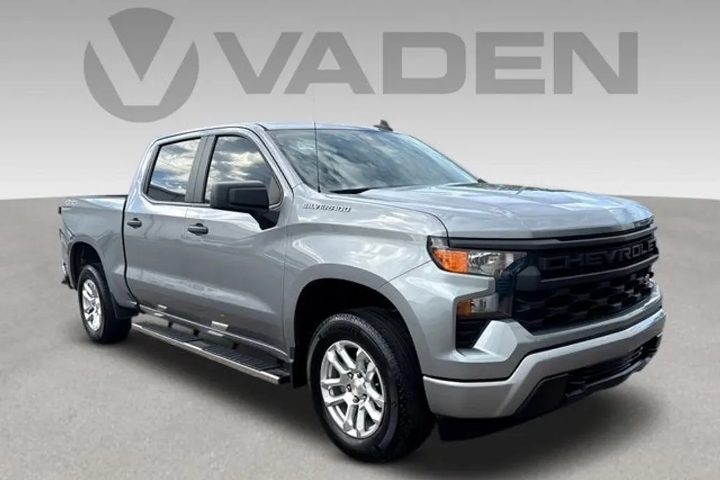2024 Chevrolet Silverado 1500 Custom photo 1