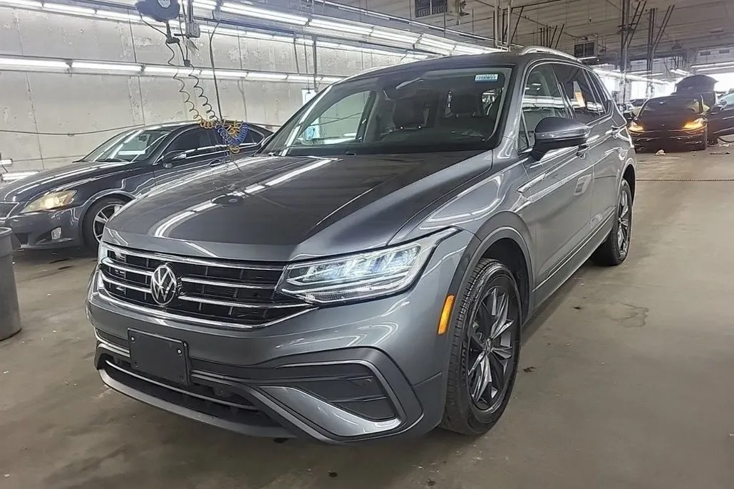 2024 Volkswagen Tiguan SE Wolfsburg Edition photo 1