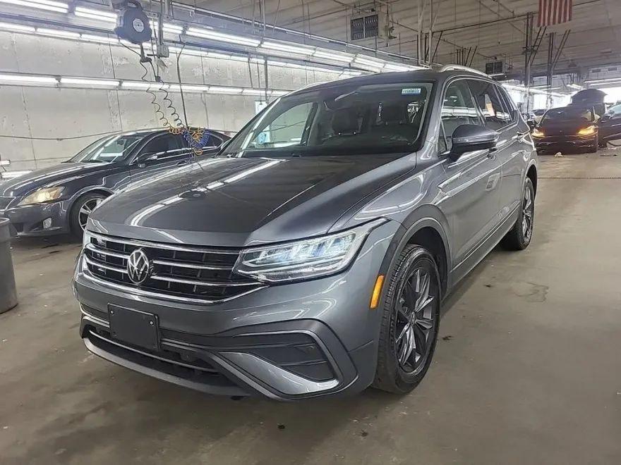 2024 Volkswagen Tiguan SE Wolfsburg Edition photo 1