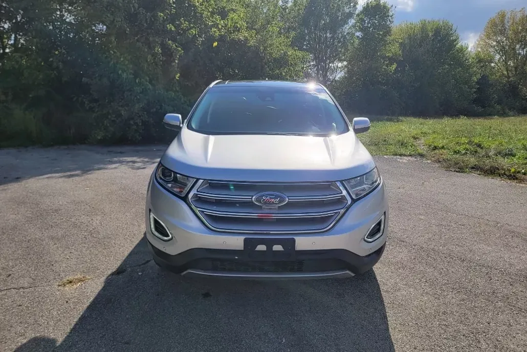2018 Ford Edge Titanium photo 1