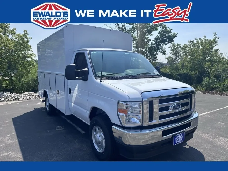 2025 Ford E-350 photo 1