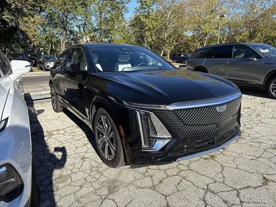 2024 Cadillac Lyriq Luxury photo 1