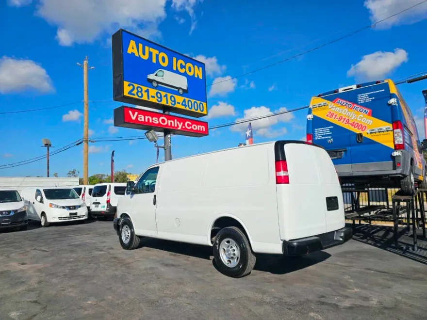 2019 Chevrolet Express 2500 Cargo photo 1